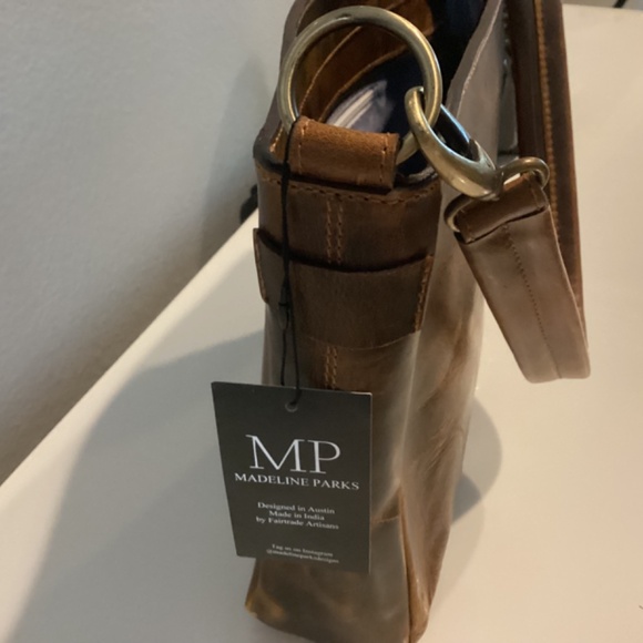 BROWN LEATHER PURSE - Picture 9 of 15